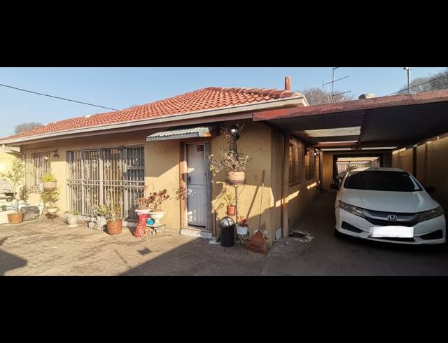3 BEDROOM HOUSE FOR SALE IN REGENTS PARK